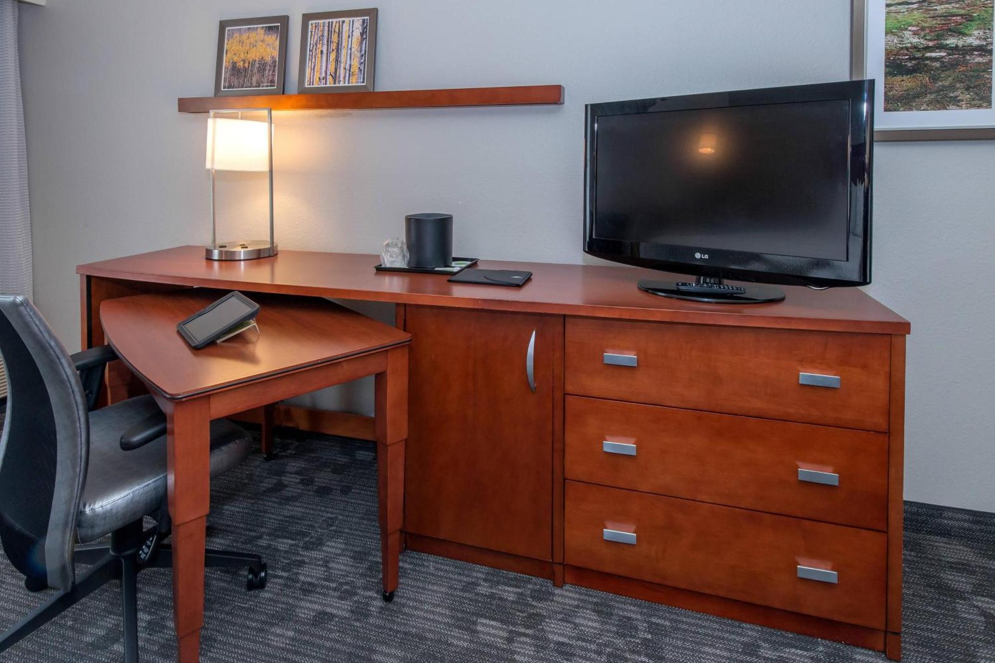 Courtyard By Marriott Albany Hotell Exteriör bild