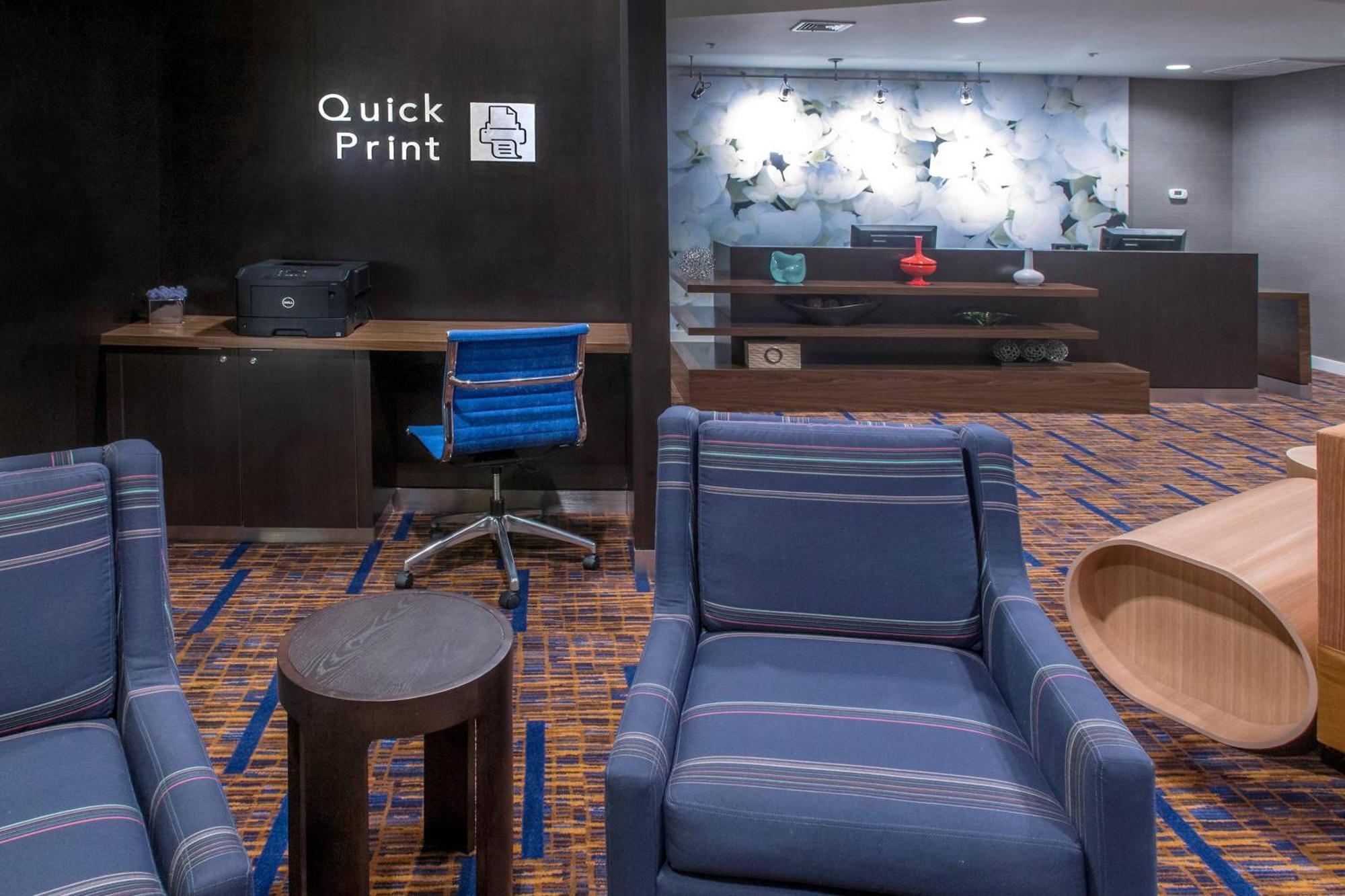 Courtyard By Marriott Albany Hotell Exteriör bild