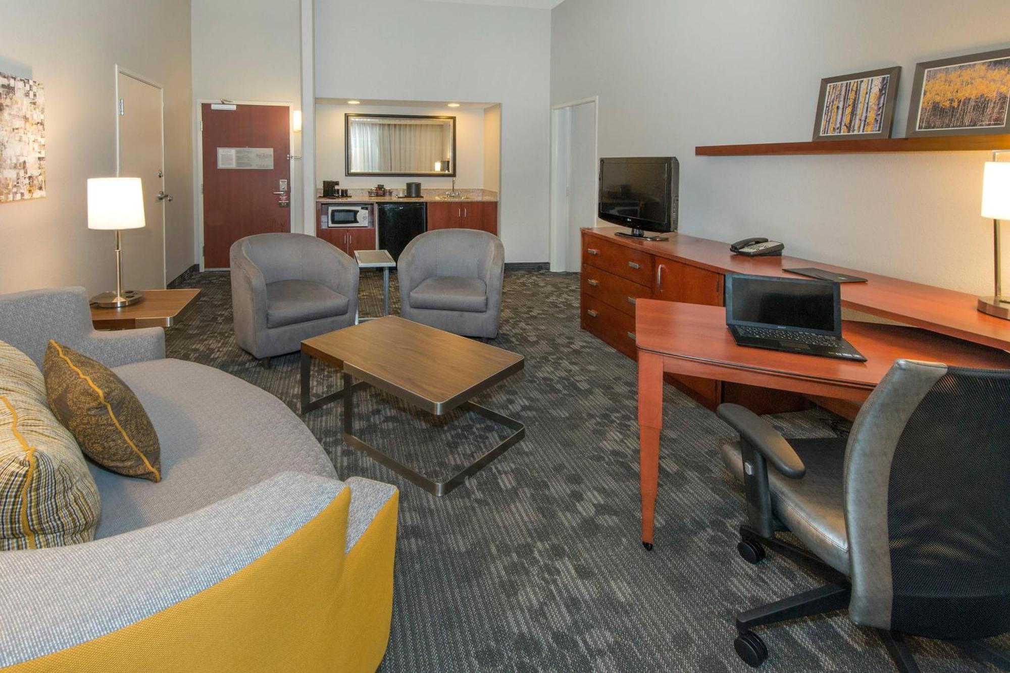 Courtyard By Marriott Albany Hotell Exteriör bild